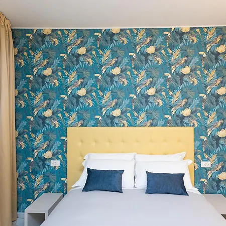 Flowery Rainbow Rome