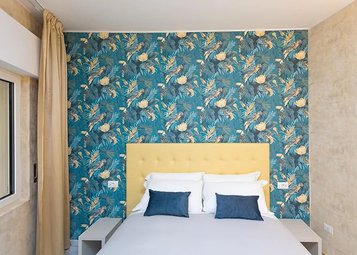 Flowery Rainbow Rome